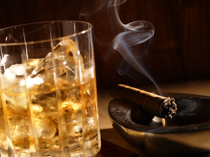 Cigars Pairing Guide for Whiskey Lovers